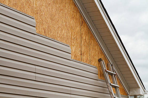 Professional Siding technician working in Buffalo Mills, PA